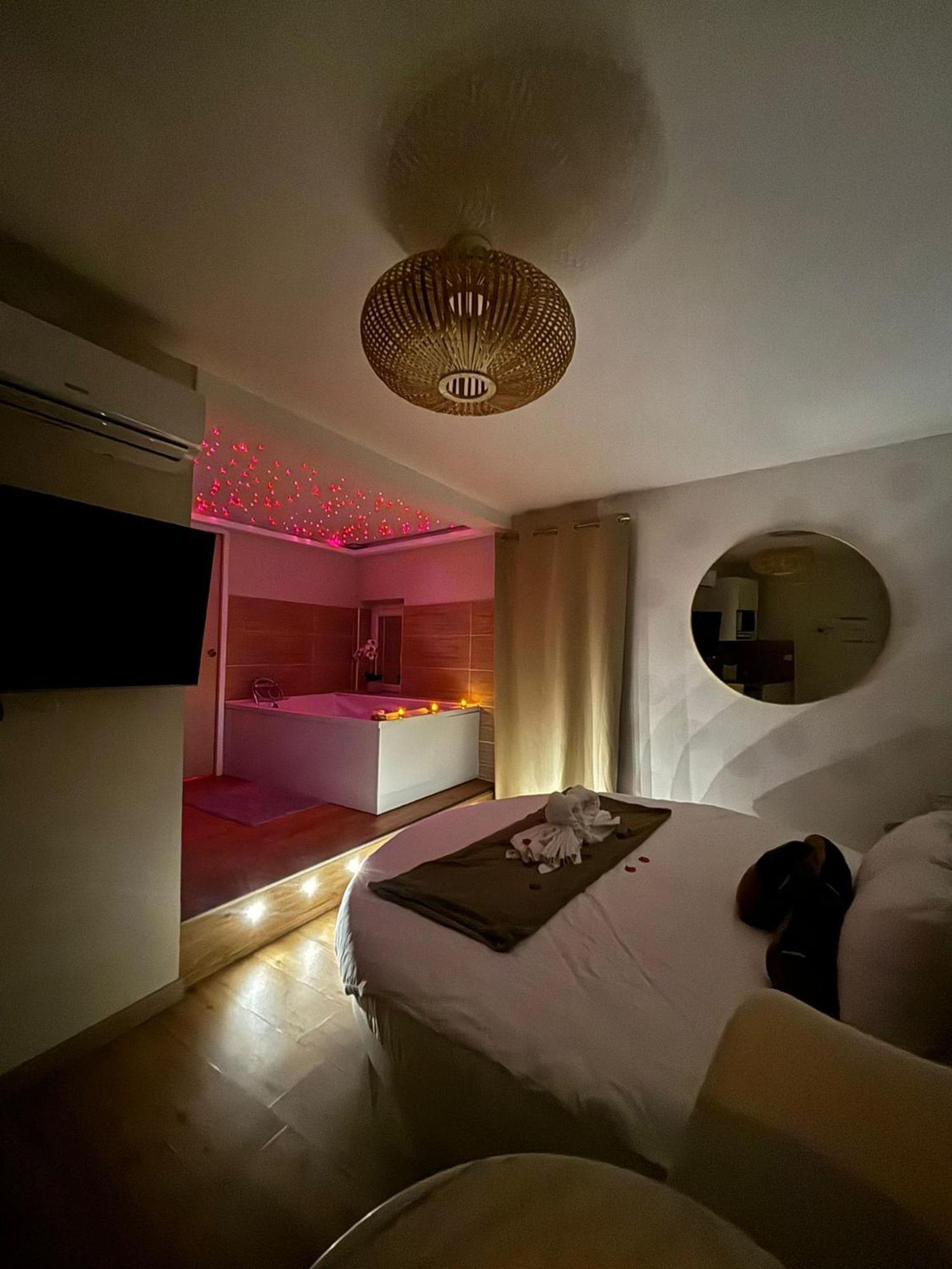 Studio Love Room Spa Baignoire Double La Ciotat Centre Port Dış mekan fotoğraf